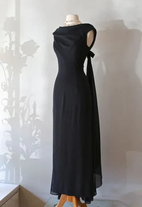 Black Sleeveless Modest Formal Long Party Dress, DP2797