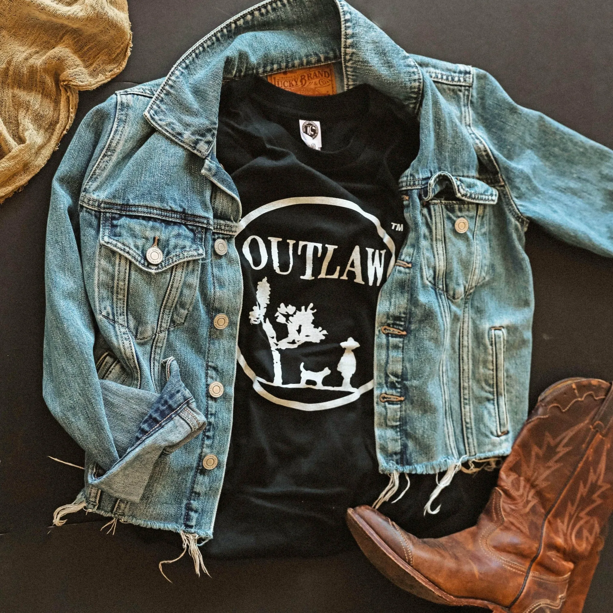 Outlaw T-Shirts: the best outfit for a real Outlaw